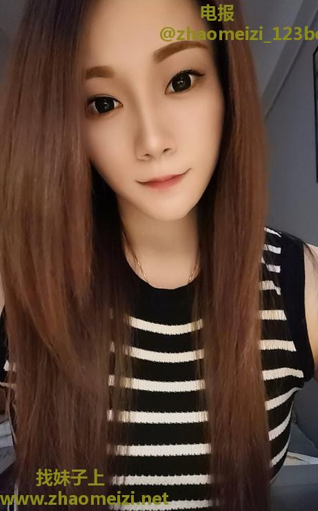 龙华大胸性感小姐姐