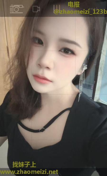 过年不打烊制服少妇