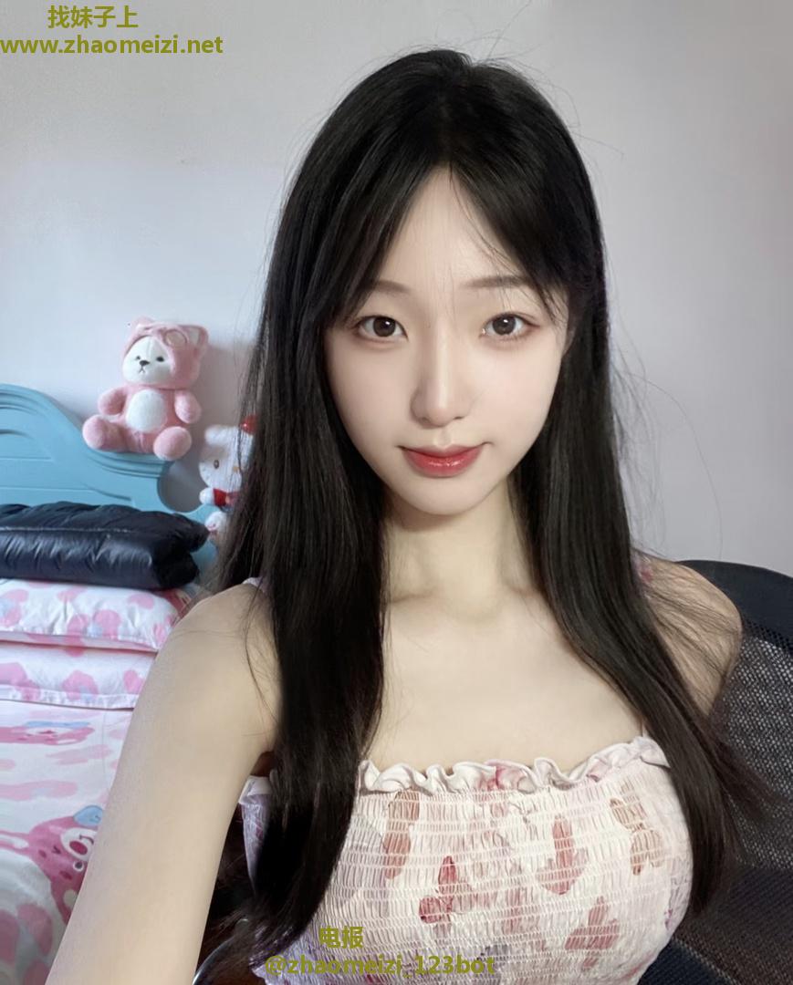 白嫩小姐姐