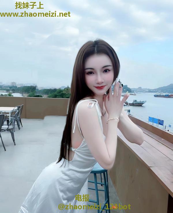 南山翘臀霜霜