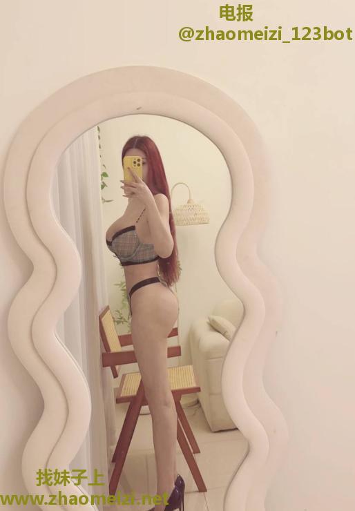 丰满巨乳高挑长腿善朵