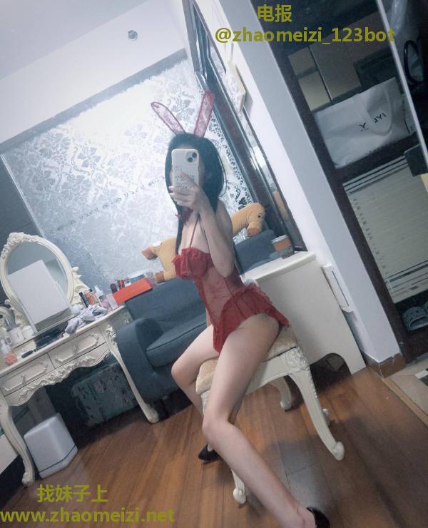 禅城娇小人妻