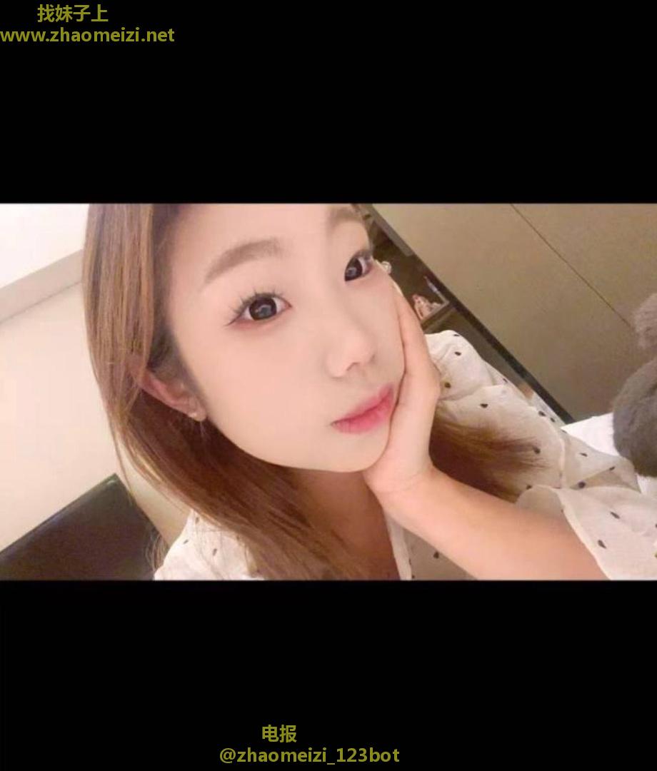 东郊刚下水的嫩妹