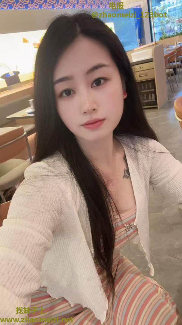 白云翘臀少妇灵漫