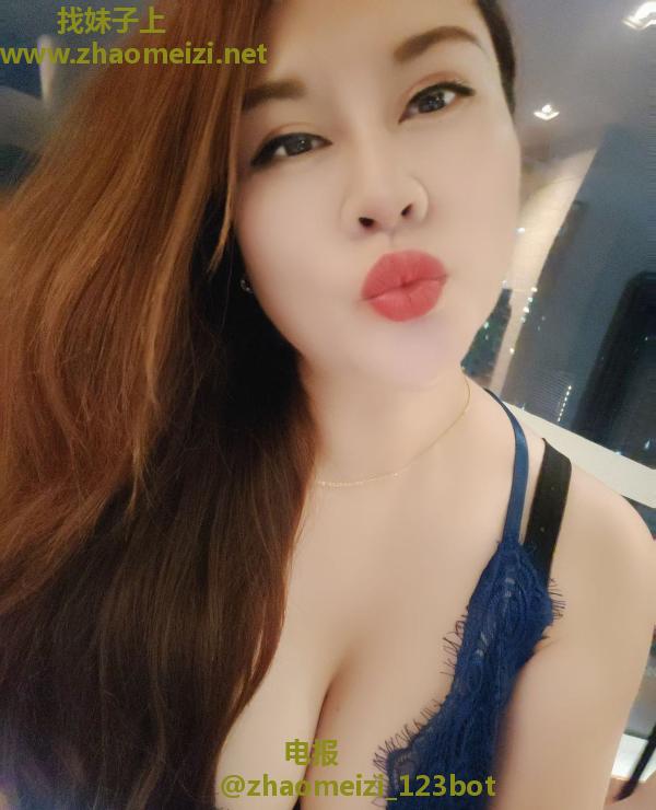 东北肥美淫奶妹子