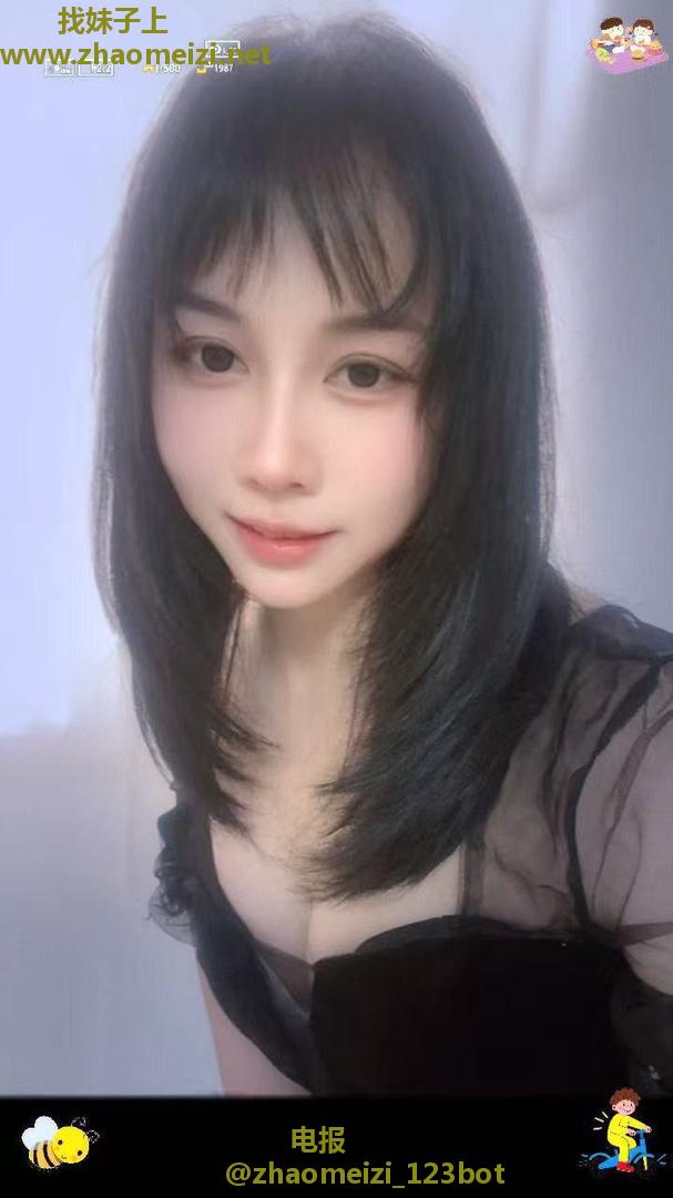 会抓龙筋的小咪可挑制服