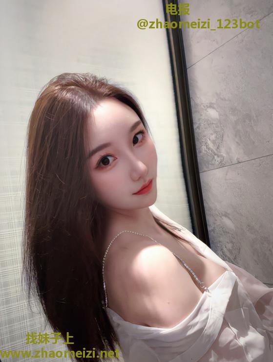 大胸骚骚妹