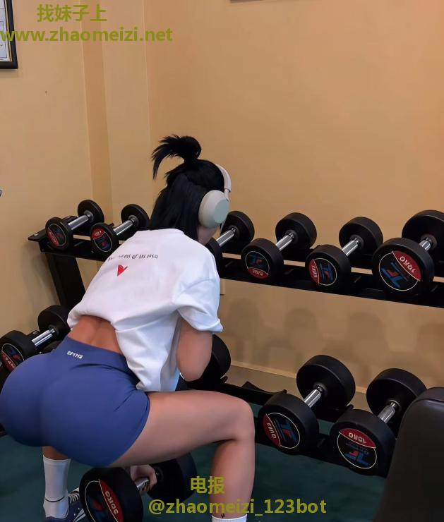 健身贝吉塔娃娃