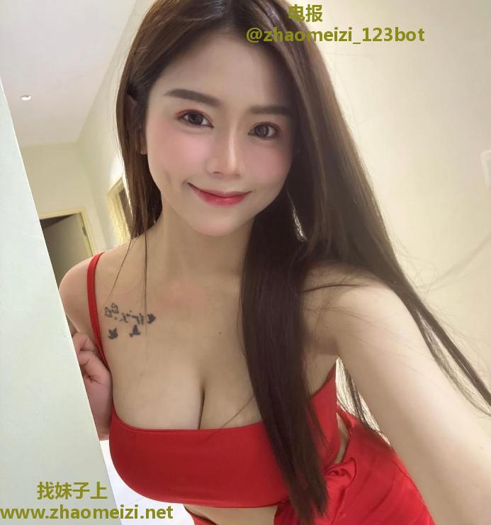气质高挑美女