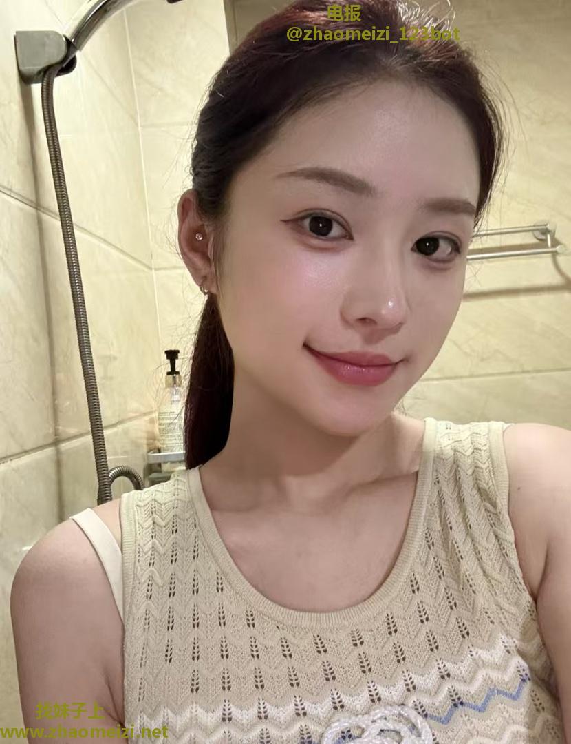 宝安性感嫩模小爱