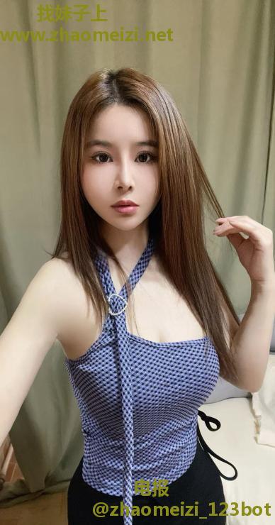 后入包臀裙小姨子