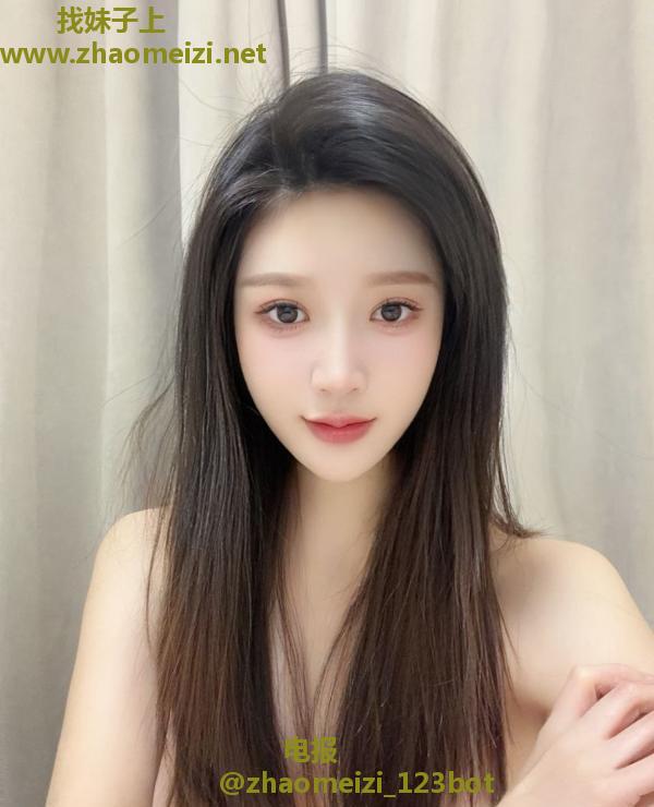 胸大肤白完美女友悠悠