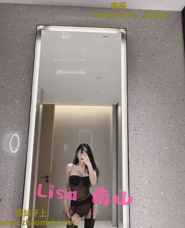 前凸后翘高挑白虎御姐