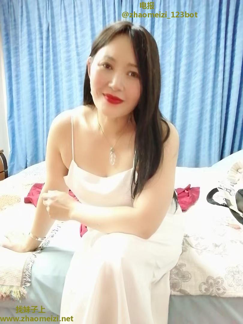 闵行大波肉臀熟女