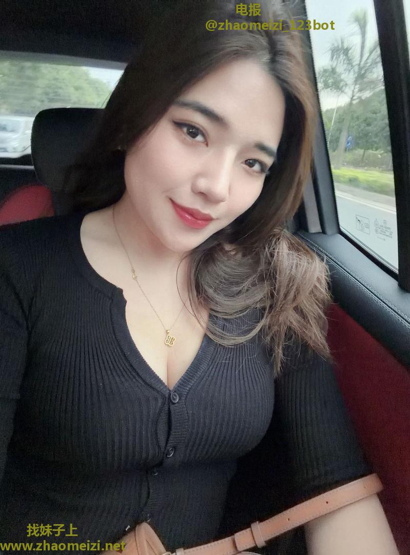 胸有弹性的小妹妹