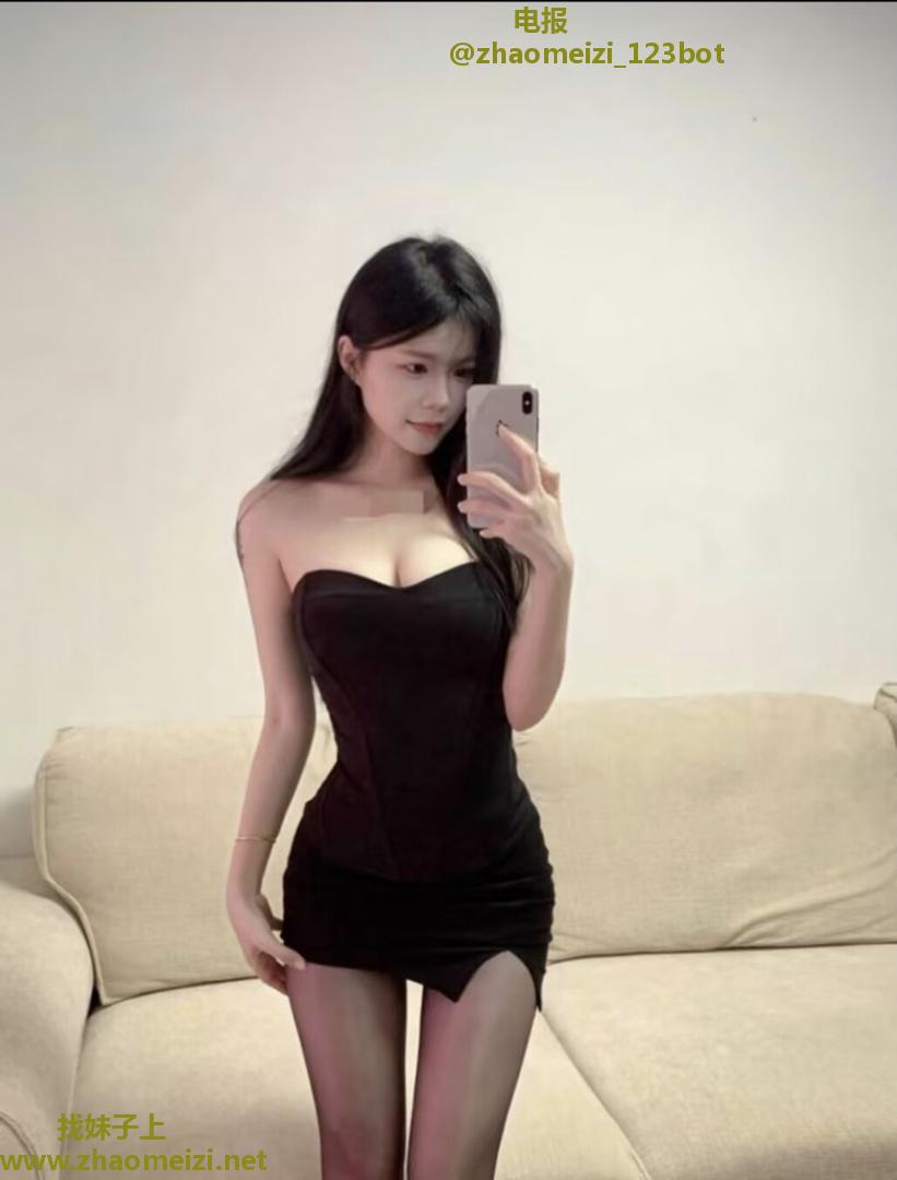 白云初下海性感丰满小骚货