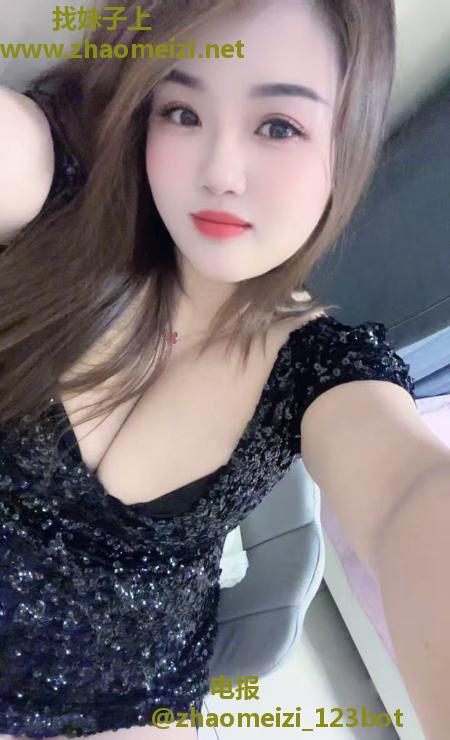 大胸蜜儿妹子