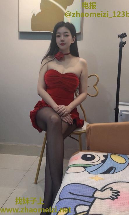 红衣舞娘