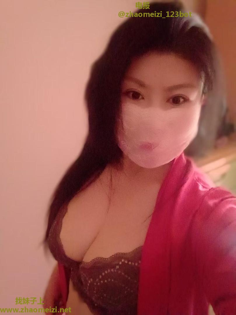 200的巨乳熟女
