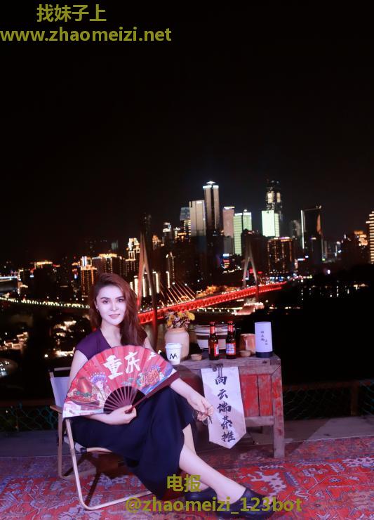 袁家岗异域风情妹纸