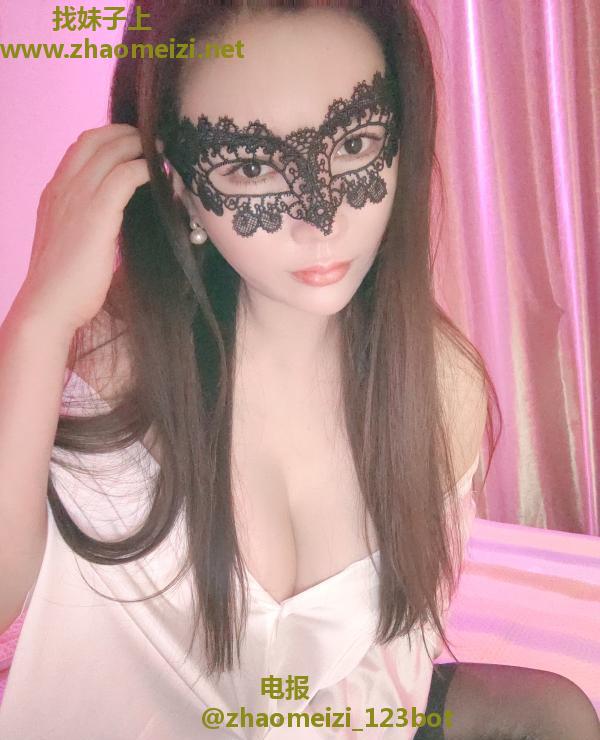 微胖大胸少妇