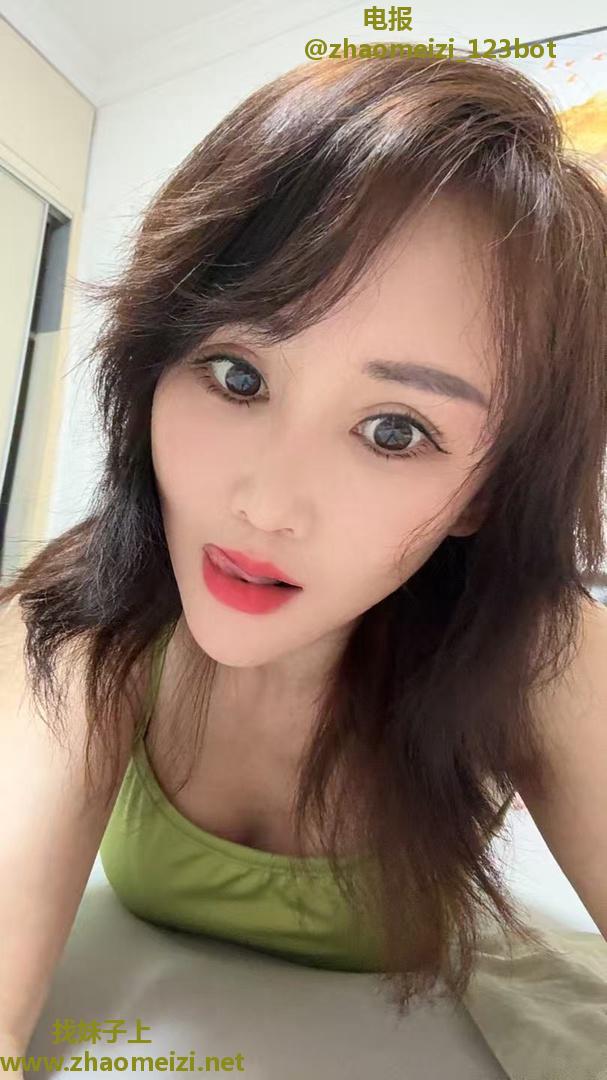 网丝翘臀大屁股