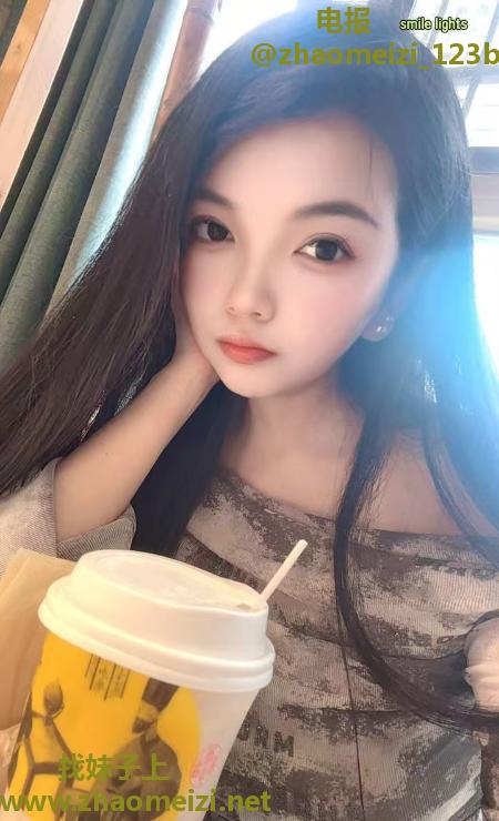 火辣大胸风情靓妹