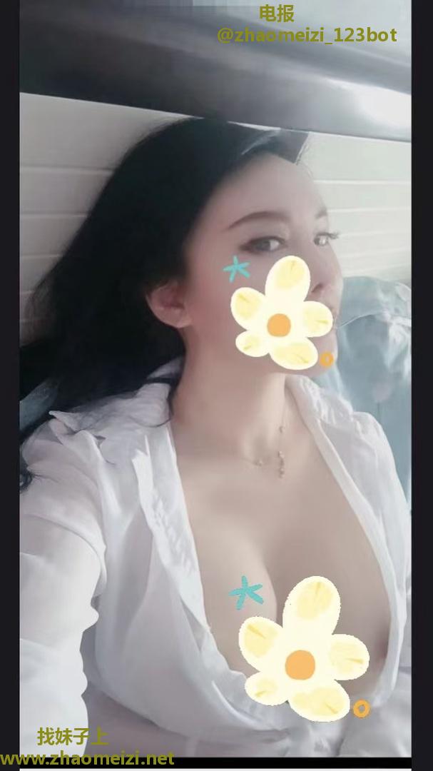 会倒立吃鸡的少妇