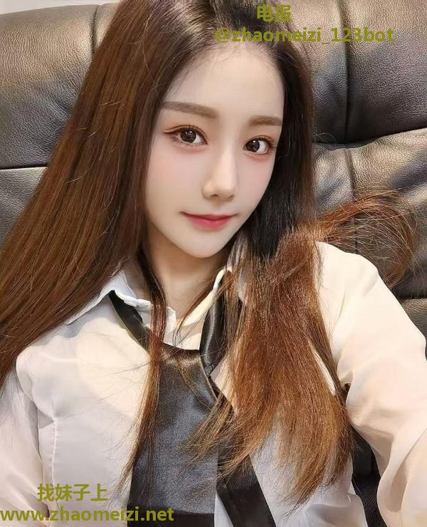 肤白大胸颜值女友绾绾