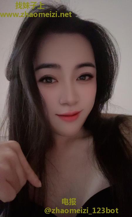 长腿少妇