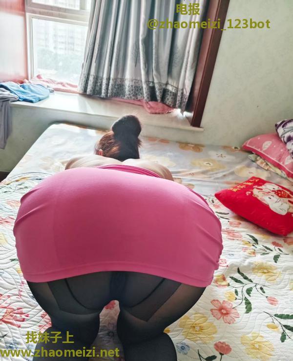 龙首原大胸性感姐姐