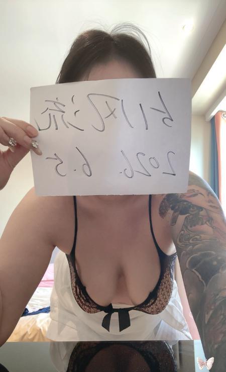 喷水大胸年轻妹妹