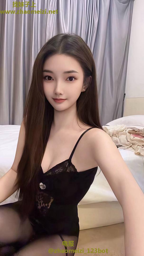 清纯黑丝兼职妹