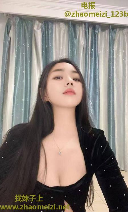 瑜伽系诗曼