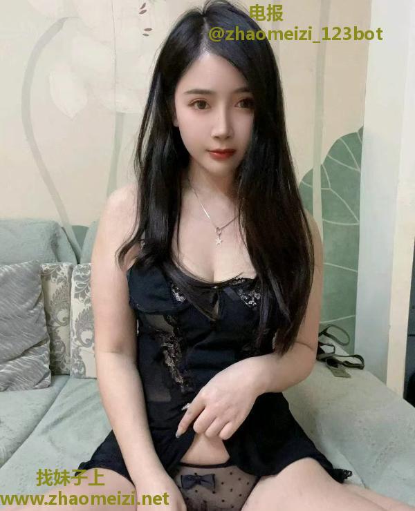性感大胸翘臀骚妹