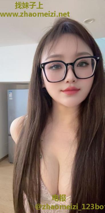 大胸易高潮小甜甜