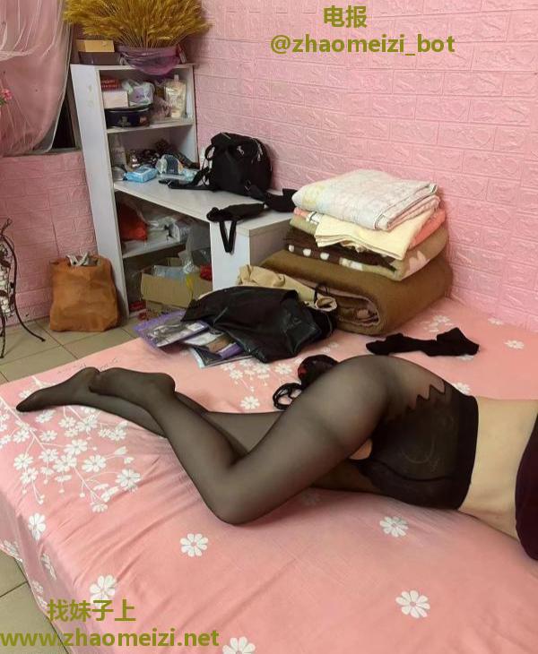 海珠白虎少妇老板娘