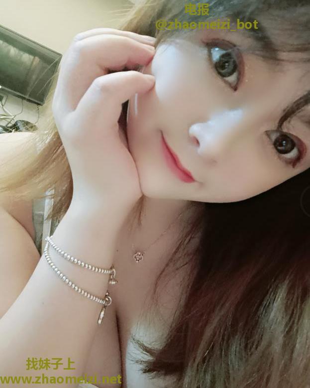 宝儿屁股翘